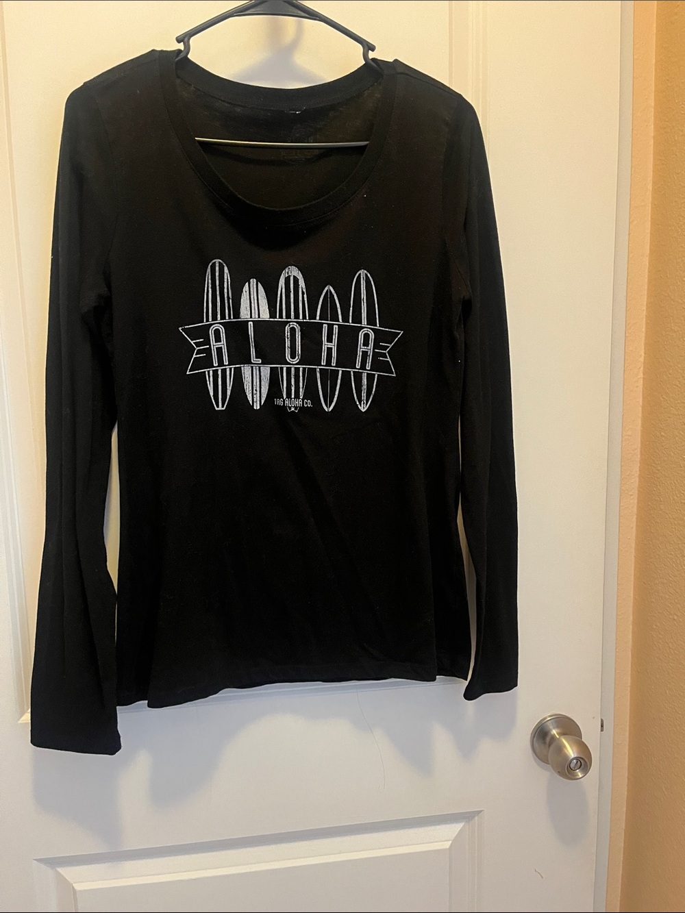 ALOHAS Black Long Sleeve Tee with White Surfboard Graphic